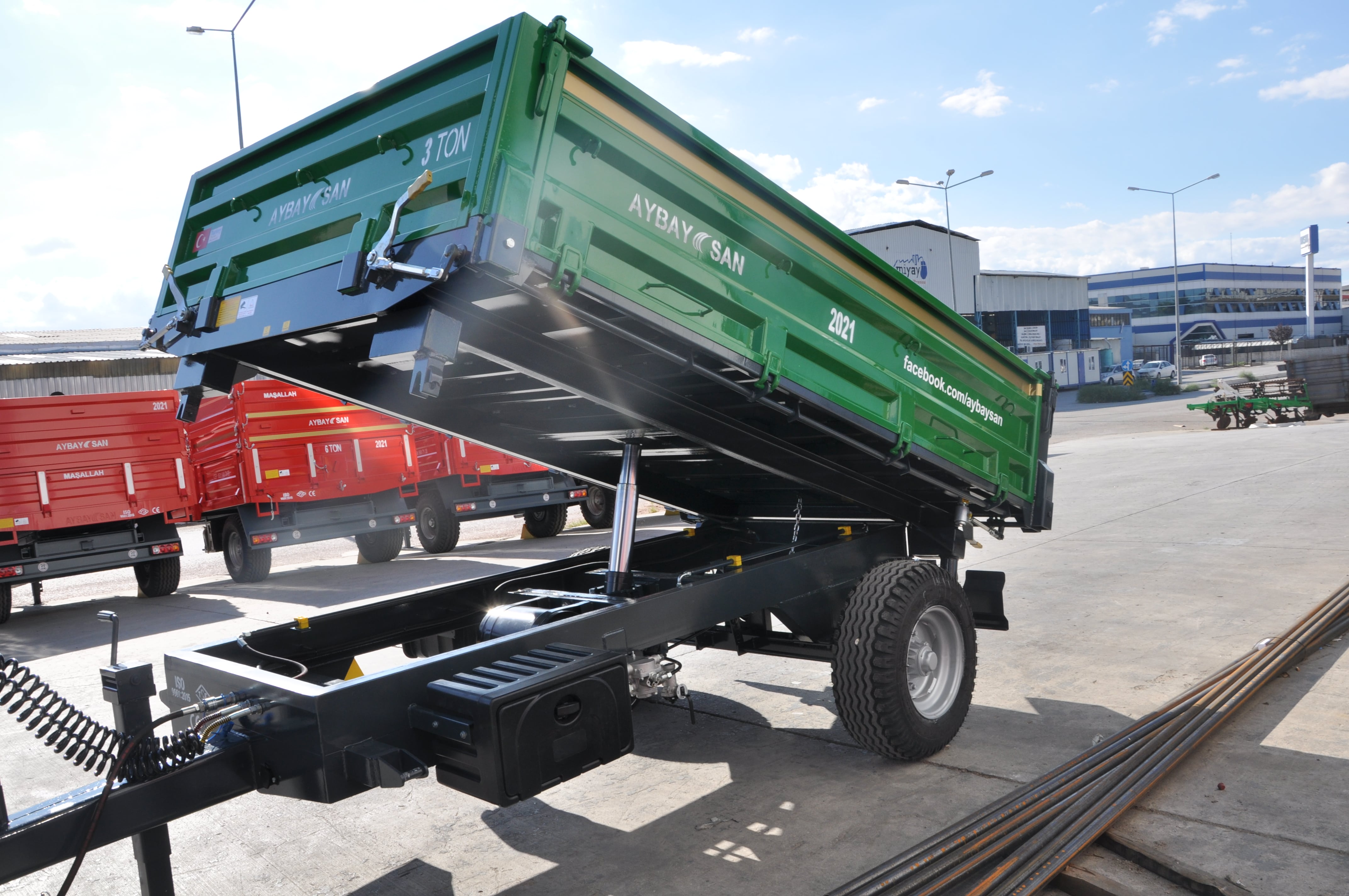 5 TON  ÜC YANA DEVİRME DAMPERLİ RÖMORK