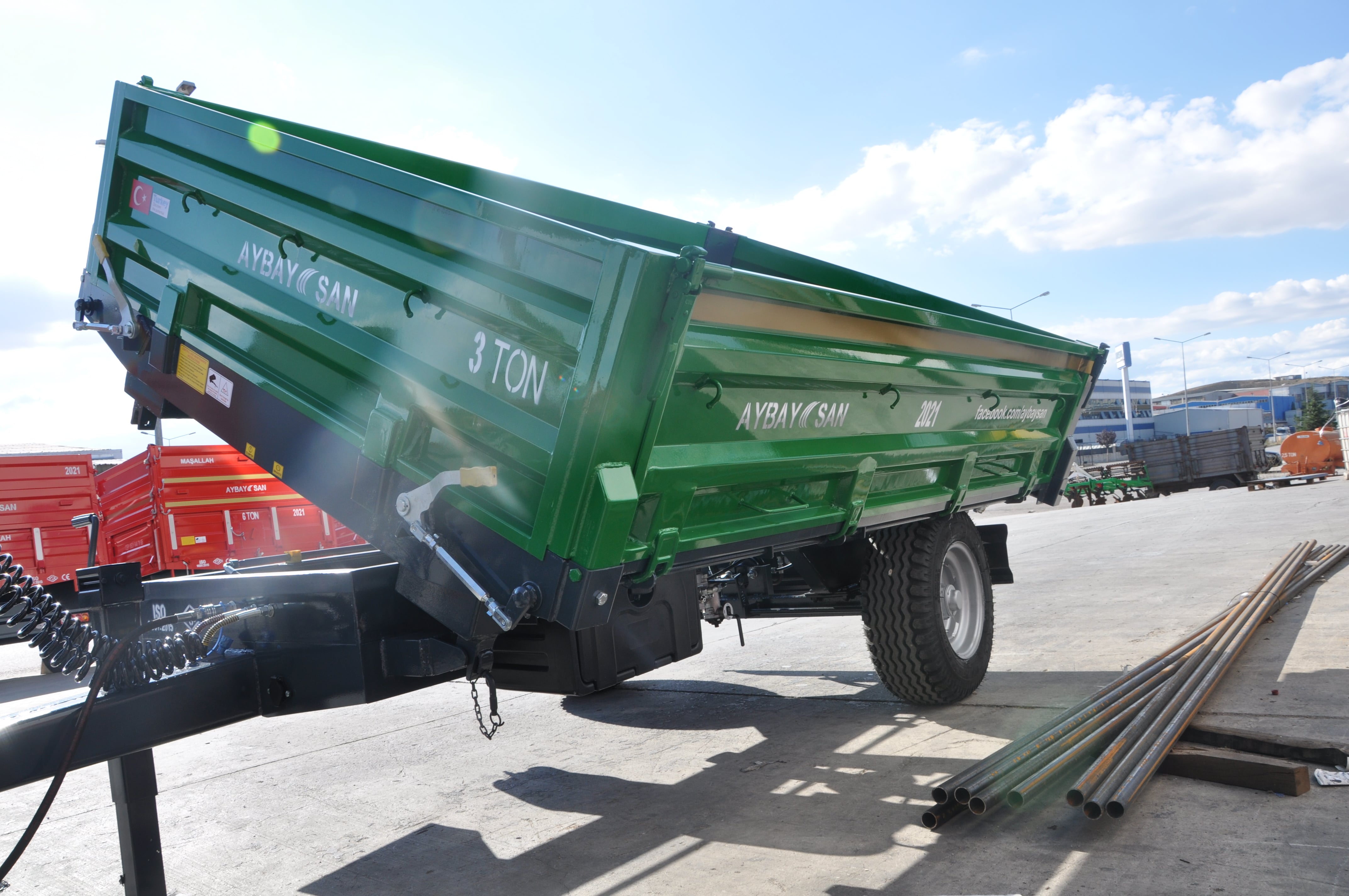 5 TON  ÜC YANA DEVİRME DAMPERLİ RÖMORK