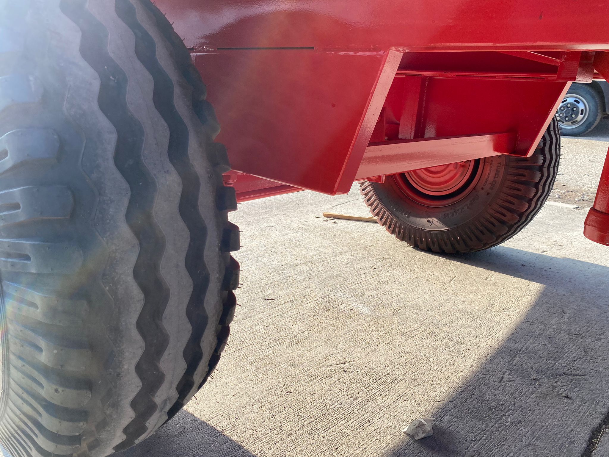 5 TON  ÜC YANA DEVİRME DAMPERLİ RÖMORK